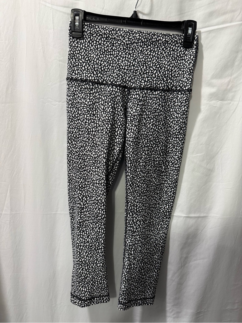 lululemon athletica Black & White Dotted Print Leggings